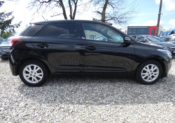 Hyundai i20 cena 34900 przebieg: 169999, rok produkcji 2016 z Brwinów małe 106